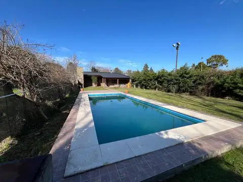 CASA EN ALQUILER EN FUNES 2 DORMITORIOS CON PILETA