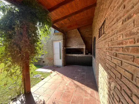 Casa 3 ambientes con 2 baños