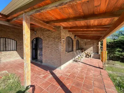 CASA EN ALQUILER EN FUNES 2 DORMITORIOS CON PILETA