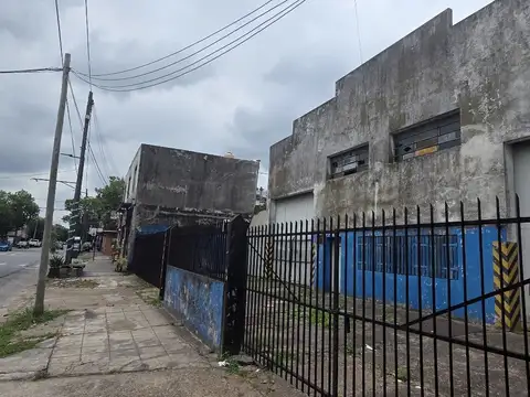 Galpon en Venta 42  mts Fondo