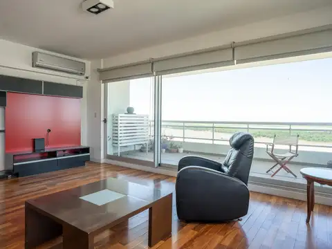 Av. de la Costa  al 2700