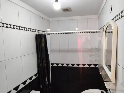 Depto Tipo Casa en Alquiler en Sarandi, $ 320.000