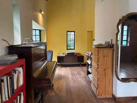Casa en Venta con 3 cocheras
