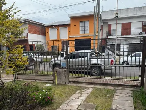 Casa en Venta en Isidro Casanova, USD 119.000