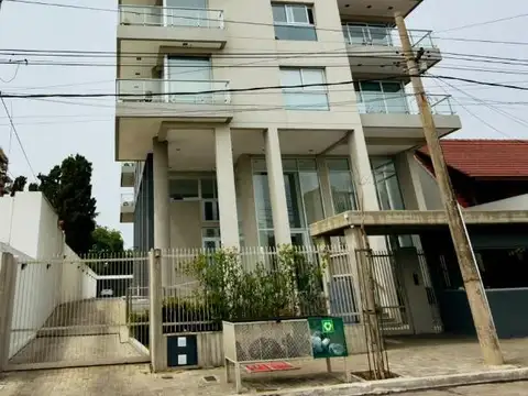9 4800, Piso 3°