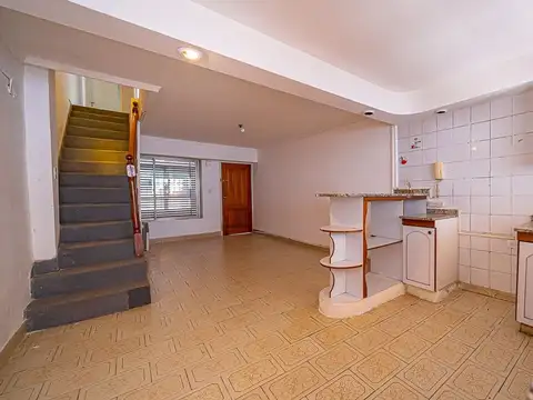 VENTA DUPLEX 3 AMBIENTES MORON PATIO COCHERA