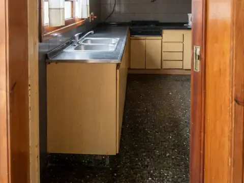 Casa 4 ambientes con 1 baño