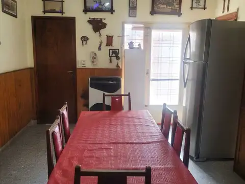 Venta Casa 251 m2 de 4 ambientes en Béccar c/patio
