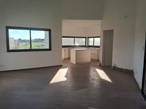 Casa en Venta en Tristan Suarez, USD 230.000