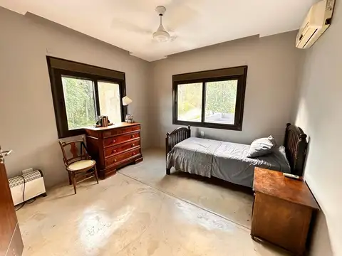 Casa 8 ambientes con 3 baños