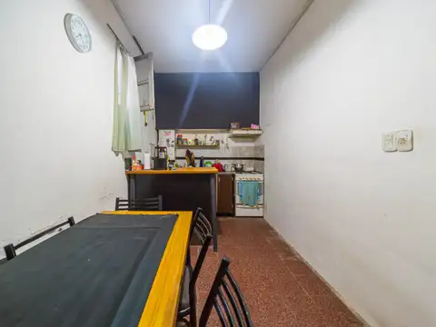 Casa de pasillo en Venta - Luis Agote