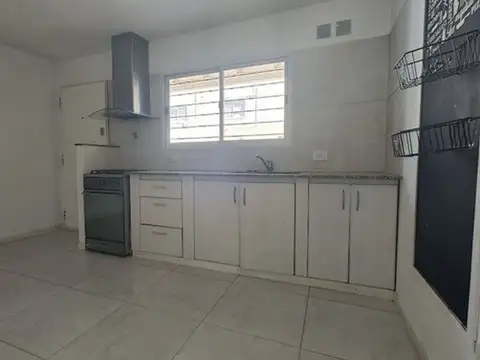 Depto Tipo Casa 4 ambientes con 1 baño
