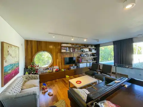 Casa 5 ambientes con 2 baños