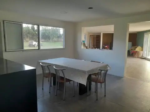 Casa 5 ambientes con 2 baños