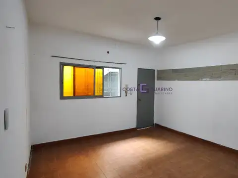 Departamento en Alquiler en Lomas del Mirador, $ 350.000
