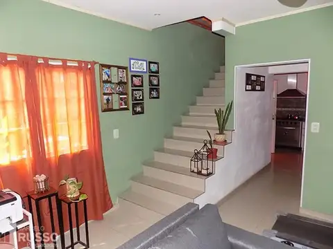 Casa 3 ambientes con 2 baños