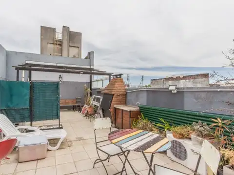 DEPARTAMENTO DOS AMBIENTES CON TERRAZA, COCHERA VILLA DEL PARQUE