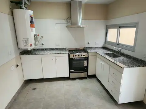 Depto Tipo Casa en Venta de 4 ambientes