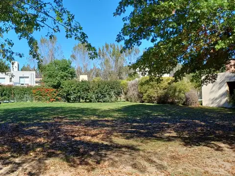 Terreno en  barrio Privado