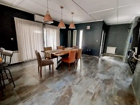 Casa 5 ambientes con 3 baños
