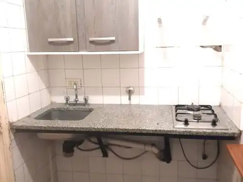 DEPARTAMENTO DE DOS AMBIENTES AL FRENTE a reciclar