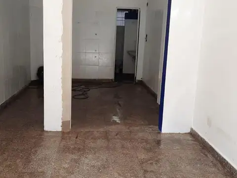 Local en Alquiler en Liniers, $ 700.000