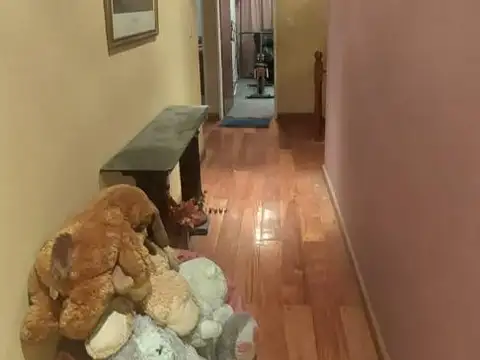 Casa 5 ambientes con 4 baños