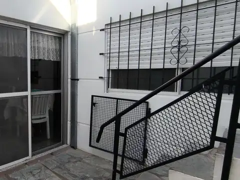 Fondo Comercio en Venta con 2 cocheras