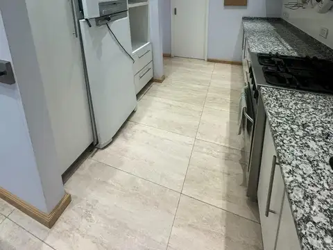 Av Luciano Valette 530 , Piso 1