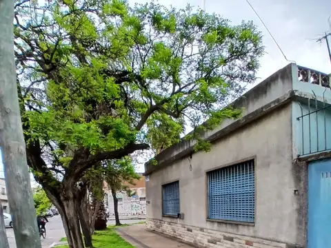 Presidente Domingo Faustino Sarmiento 600