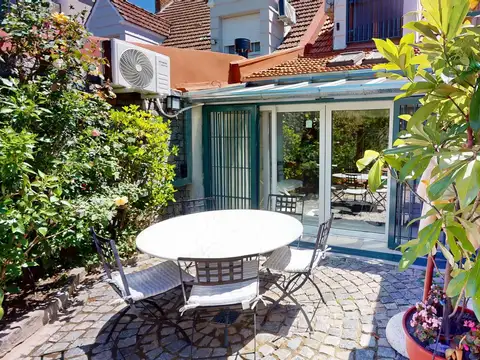 Casa 5 ambientes con 4 baños