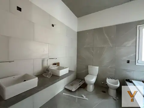Casa en venta - 4 Dormitorios 3 Baños - Pinamar