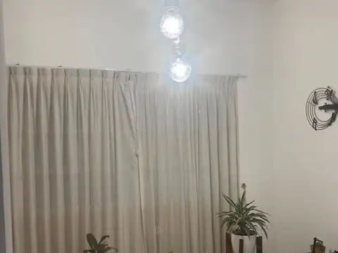 Casa refaccionada a nueva con jardín!