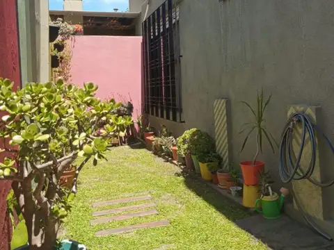 Casa 5 ambientes con 1 baño