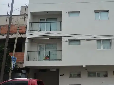 11 De Septiembre 1000, Piso pb