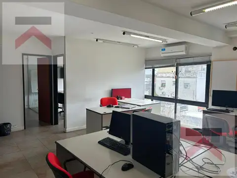 Oficina 4 ambientes con 2 baños
