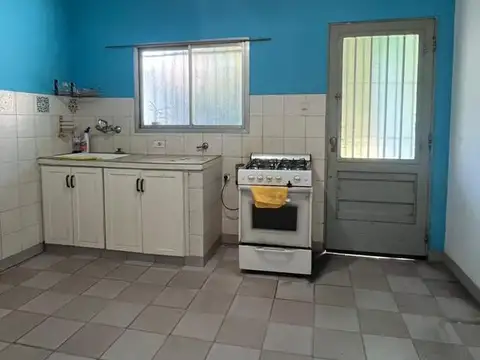 Casa 3 ambientes con 1 baño