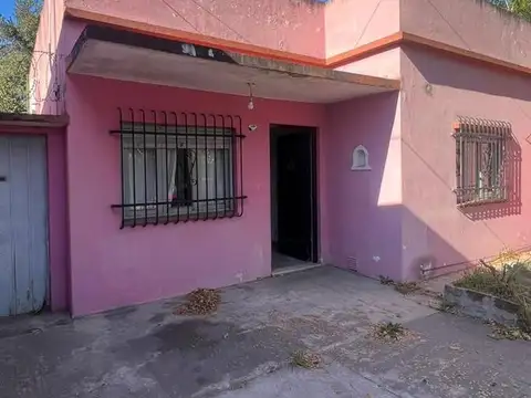 Casa de tres ambientes Monte Chingolo