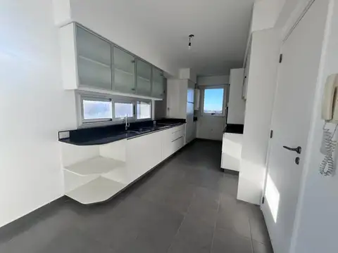 Departamento en Alquiler con 2 cocheras