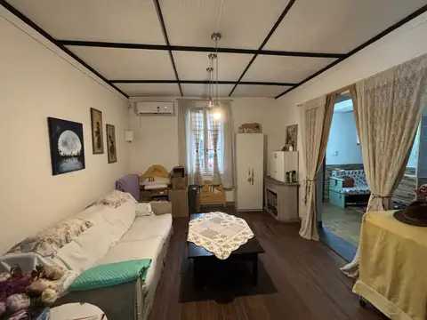 CASA EN VENTA 4 AMB CON 2 BAÑOS- PATIO Y BALCÓN- PEDERNERA AL 1200 ENTRE ZUVIRIA Y ASAMBLEA