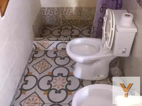 Oficina 10 ambientes con 5 baños