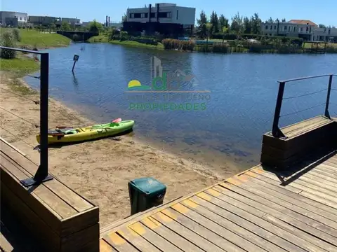 Terreno en Venta de 902,0 m2