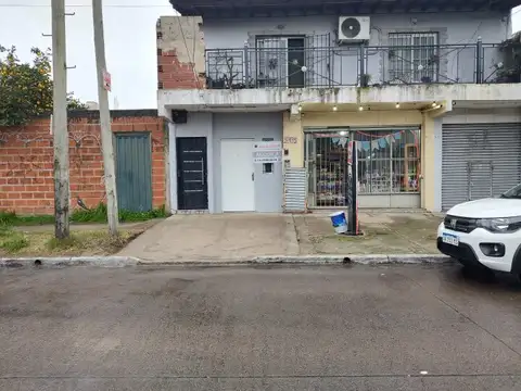 Alquiler PH 3 Amb con patio Villa Luzuriaga