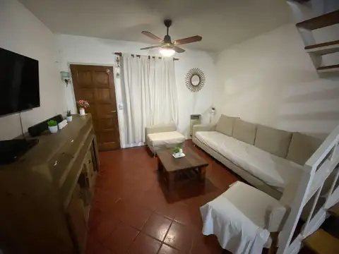 VENTA TRIPLEX 4 AMBIENTES