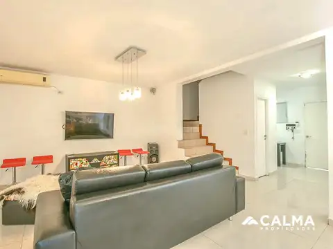 Casa en Venta con 3 cocheras