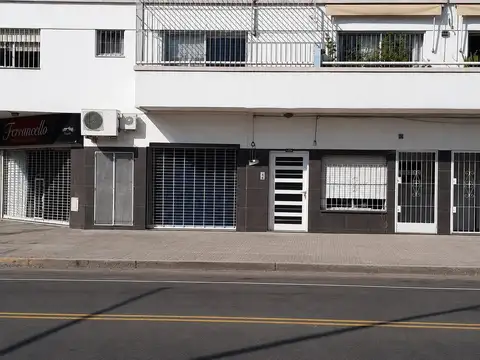 Avenida Castañares 1000