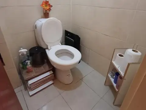 Local en Alquiler en Parque Chacabuco, $ 529.900