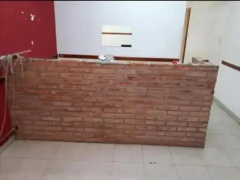 Local en alquiler - Parque Chacabuco ¡Excelente Ubicación!
