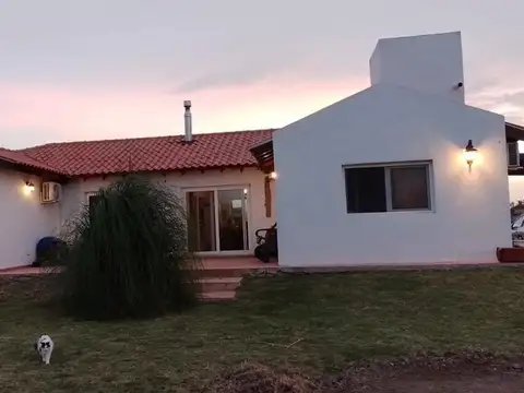 Casa en Barrio El Ensueño - 4 ambientes
