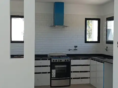 Casa en Venta con 3 cocheras